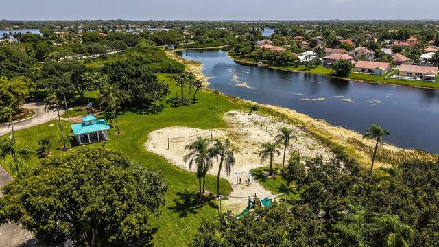 718 NW 177th Avenue, Pembroke Pines, FL 33029
