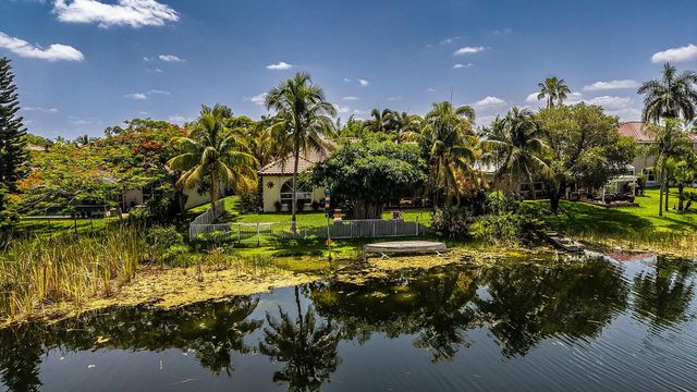 718 NW 177th Avenue, Pembroke Pines, FL 33029