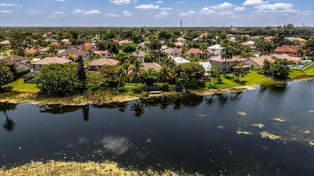 718 NW 177th Avenue, Pembroke Pines, FL 33029