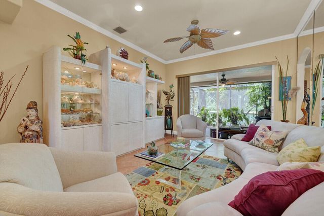 718 NW 177th Avenue, Pembroke Pines, FL 33029