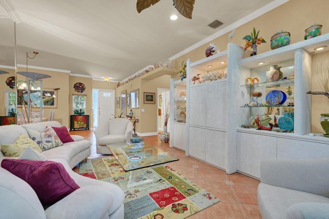 718 NW 177th Avenue, Pembroke Pines, FL 33029