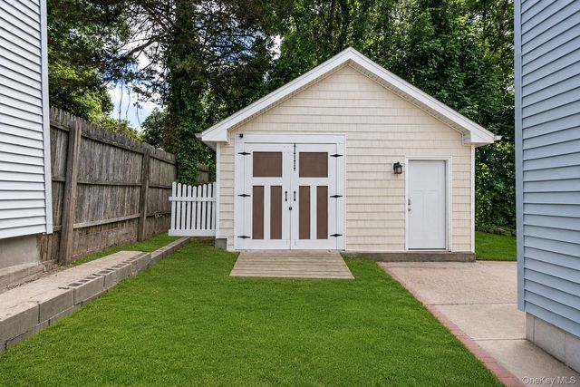 723 Park Avenue, Huntington, NY 11743