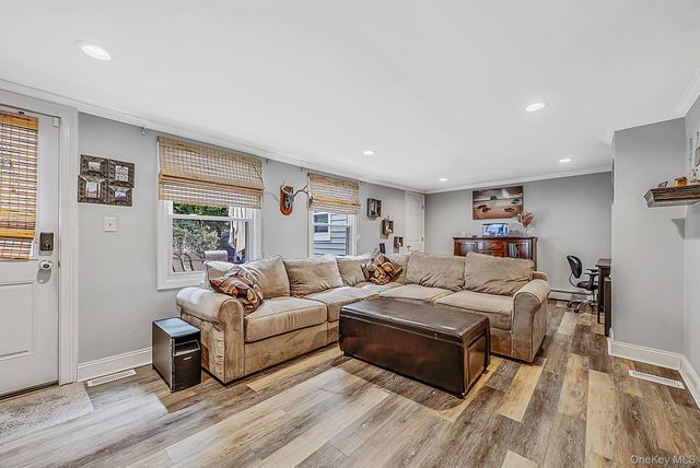 723 Park Avenue, Huntington, NY 11743