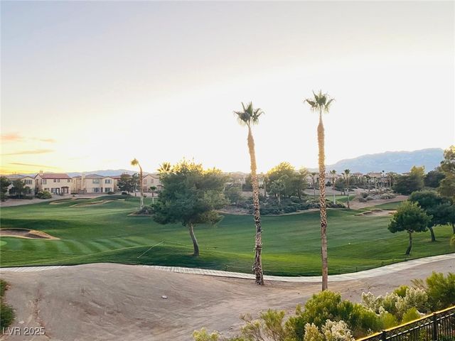 33 Tall Ruff Drive, Las Vegas, NV 89148