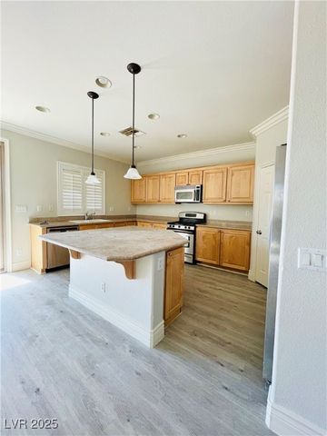 33 Tall Ruff Drive, Las Vegas, NV 89148