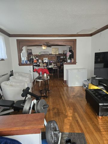 1221 Ross Avenue, Saint Paul, MN 55106