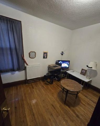 1221 Ross Avenue, Saint Paul, MN 55106