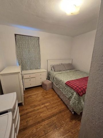 1221 Ross Avenue, Saint Paul, MN 55106