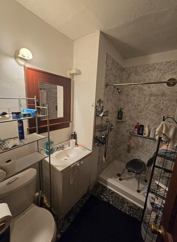 1221 Ross Avenue, Saint Paul, MN 55106