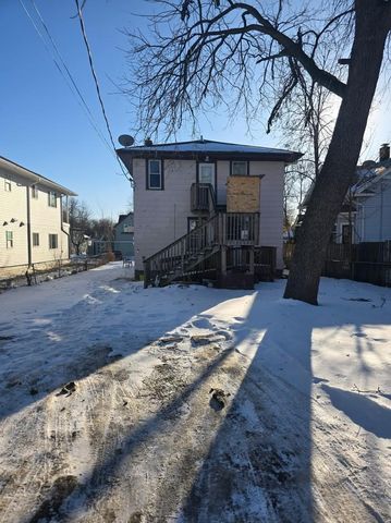 1221 Ross Avenue, Saint Paul, MN 55106