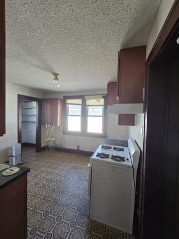 1221 Ross Avenue, Saint Paul, MN 55106