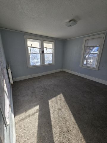 1221 Ross Avenue, Saint Paul, MN 55106