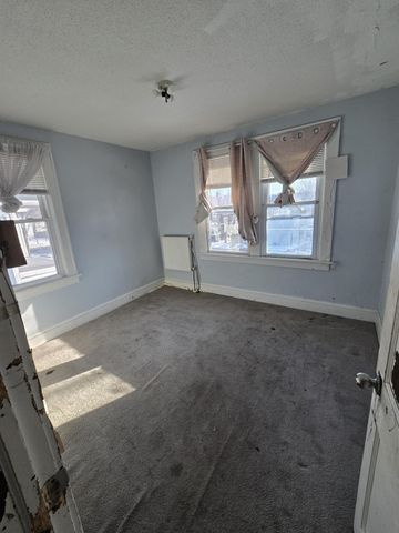 1221 Ross Avenue, Saint Paul, MN 55106