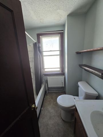 1221 Ross Avenue, Saint Paul, MN 55106