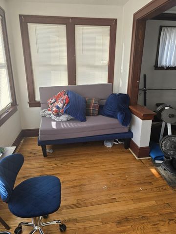 1221 Ross Avenue, Saint Paul, MN 55106