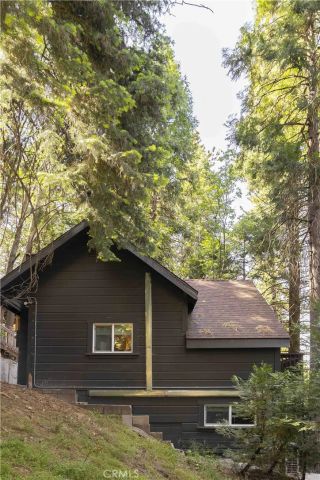 829 Sierra Vista Drive, Twin Peaks, CA 92391