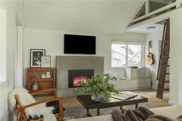 829 Sierra Vista Drive, Twin Peaks, CA 92391