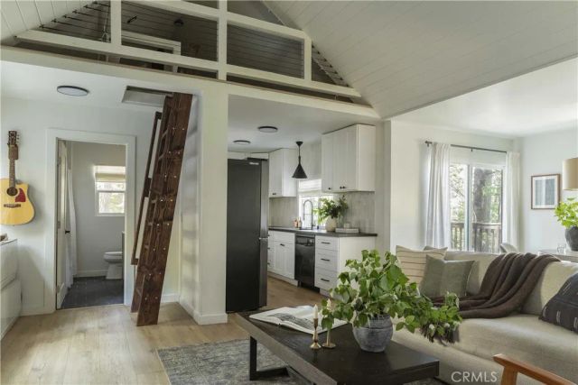 829 Sierra Vista Drive, Twin Peaks, CA 92391