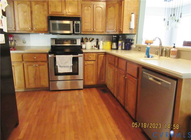 429 Nottingham Dr, Colonial Heights, VA 23834