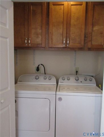 429 Nottingham Dr, Colonial Heights, VA 23834