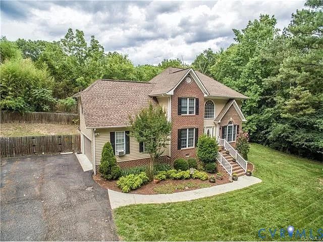 429 Nottingham Dr, Colonial Heights, VA 23834