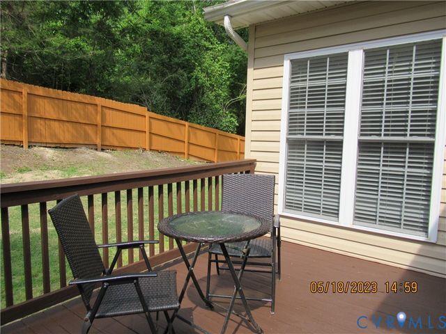 429 Nottingham Dr, Colonial Heights, VA 23834