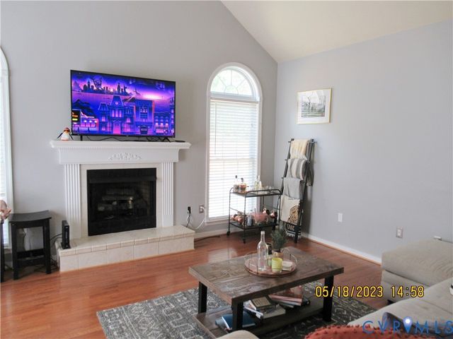 429 Nottingham Dr, Colonial Heights, VA 23834