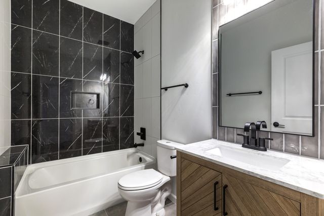 380 Deluvina Place SW, Albuquerque, NM 87105