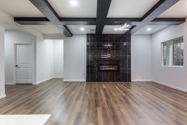 380 Deluvina Place SW, Albuquerque, NM 87105