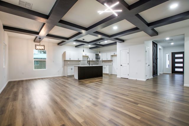 380 Deluvina Place SW, Albuquerque, NM 87105