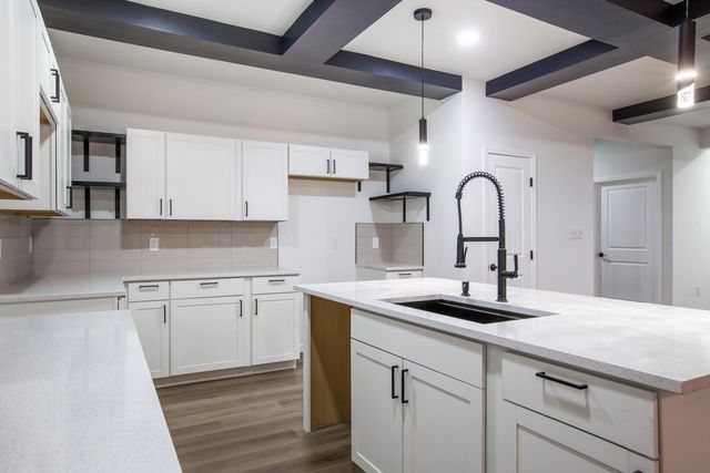 380 Deluvina Place SW, Albuquerque, NM 87105