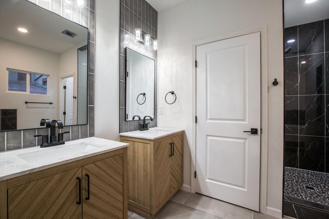 380 Deluvina Place SW, Albuquerque, NM 87105