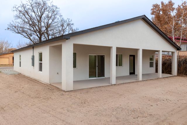 380 Deluvina Place SW, Albuquerque, NM 87105