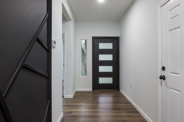 380 Deluvina Place SW, Albuquerque, NM 87105