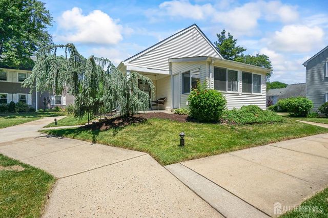 312 sharon Way C, Monroe, NJ 08831