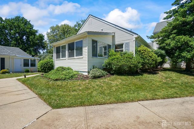 312 sharon Way C, Monroe, NJ 08831