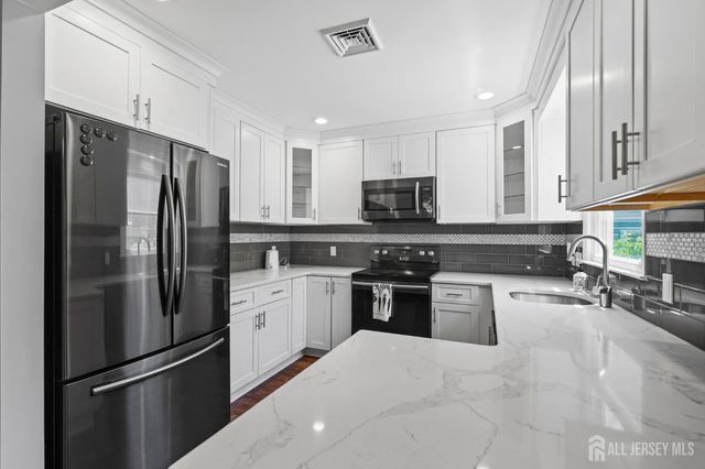 312 sharon Way C, Monroe, NJ 08831