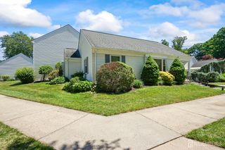312 sharon Way C, Monroe, NJ 08831