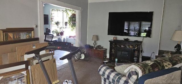 19504 Bigelow Street, Roseville, MI 48066