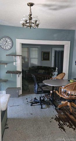 19504 Bigelow Street, Roseville, MI 48066