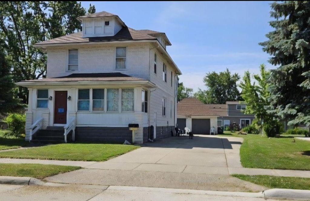 19504 Bigelow Street, Roseville, MI 48066