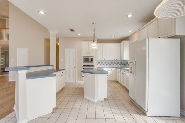 6937 Spring Valley Way, Fort Worth, TX 76132