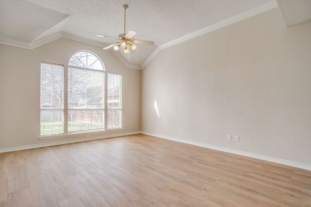 6937 Spring Valley Way, Fort Worth, TX 76132