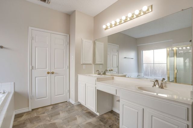 6937 Spring Valley Way, Fort Worth, TX 76132