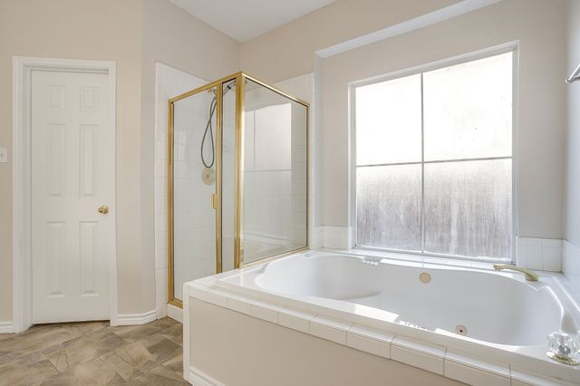 6937 Spring Valley Way, Fort Worth, TX 76132