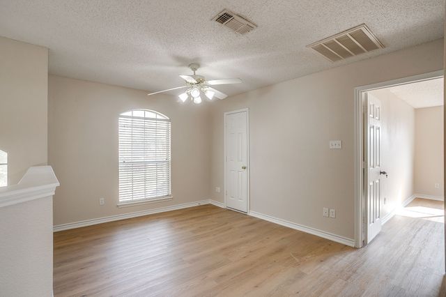 6937 Spring Valley Way, Fort Worth, TX 76132