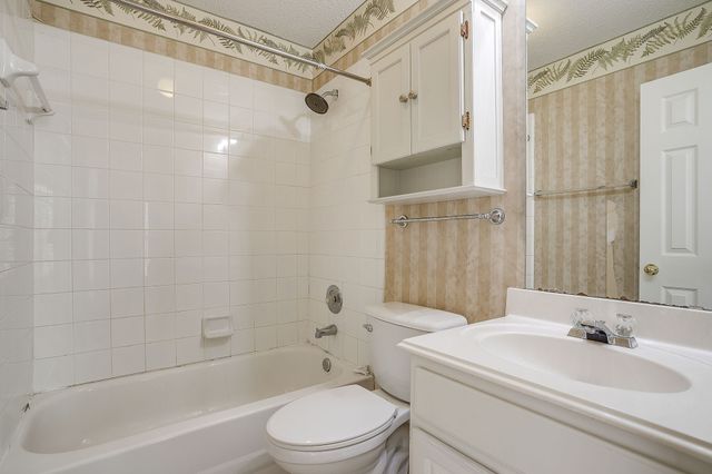 6937 Spring Valley Way, Fort Worth, TX 76132