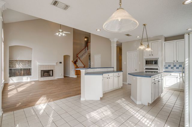 6937 Spring Valley Way, Fort Worth, TX 76132