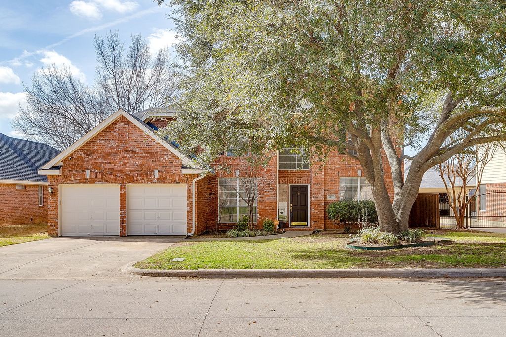 6937 Spring Valley Way, Fort Worth, TX 76132