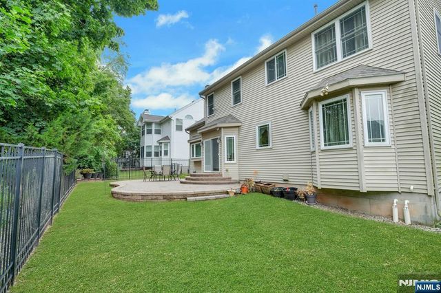 64 Walters Brook Drive, Bridgewater, NJ 08807